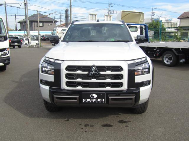 Mitsubishi TRITON 2025
