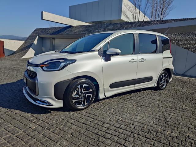 Toyota SIENTA 2025