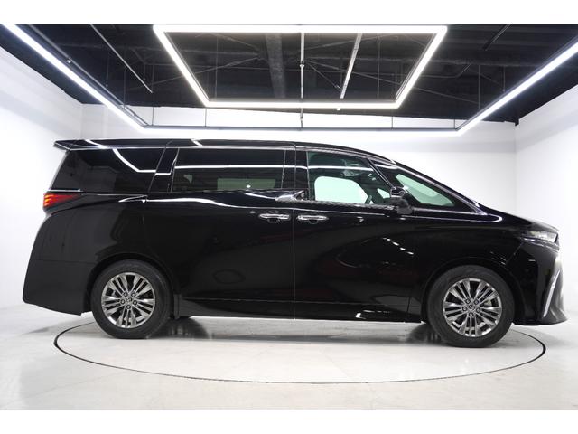 Toyota ALPHARD 2024