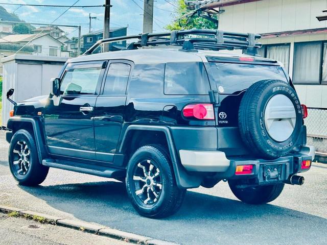 Toyota FJ CRUISER 2011
