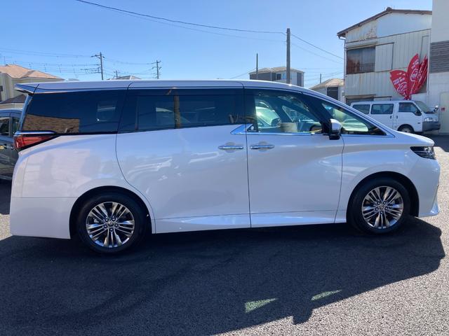 Toyota ALPHARD 2024