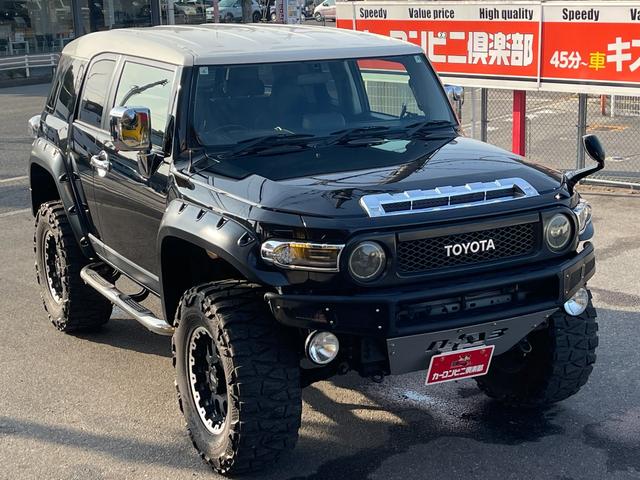Toyota FJ CRUISER 2011