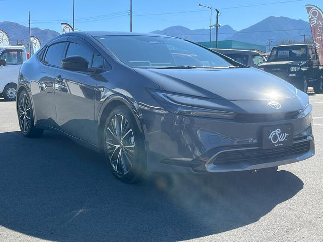 Toyota PRIUS 2025