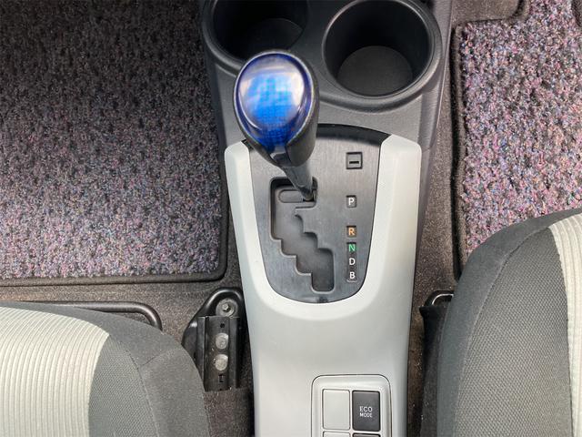 Toyota AQUA 2012