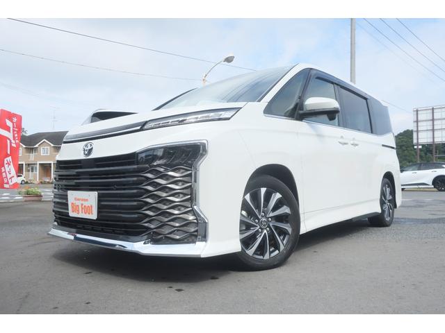 Toyota VOXY 2023