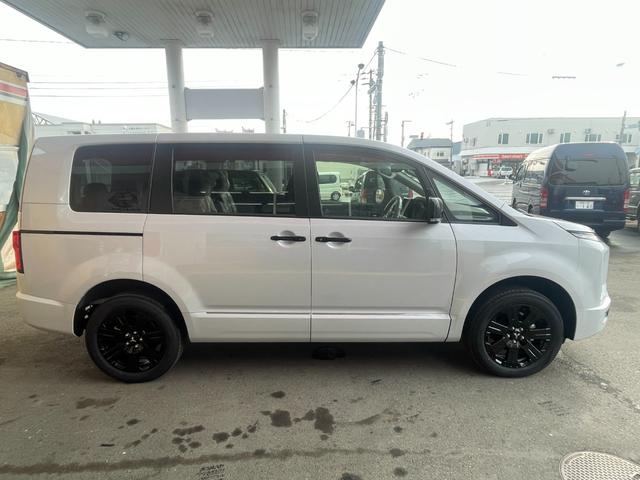 Mitsubishi DELICA D:5 2025