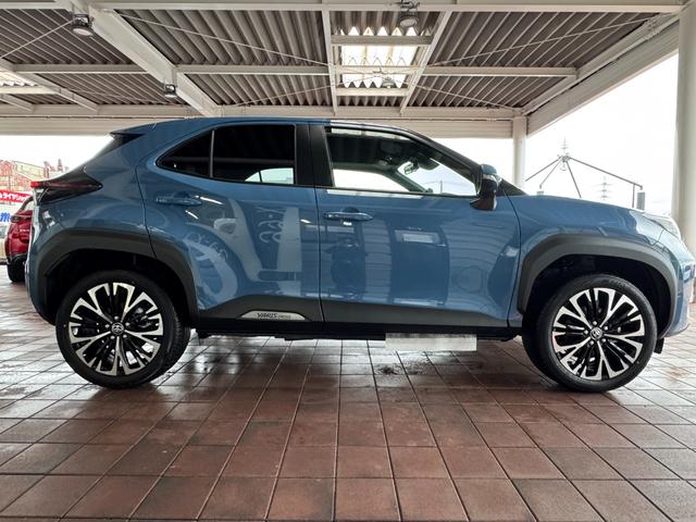 Toyota YARIS CROSS 2025