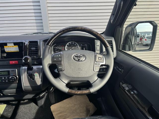 Toyota HIACE VAN 2026