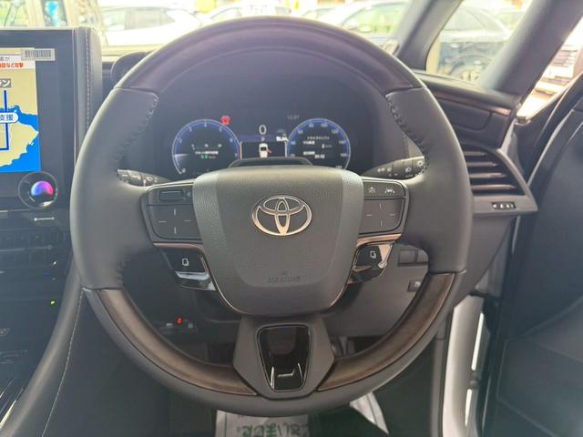 Toyota ALPHARD 2025