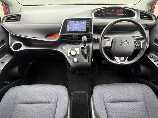 Toyota SIENTA 2016
