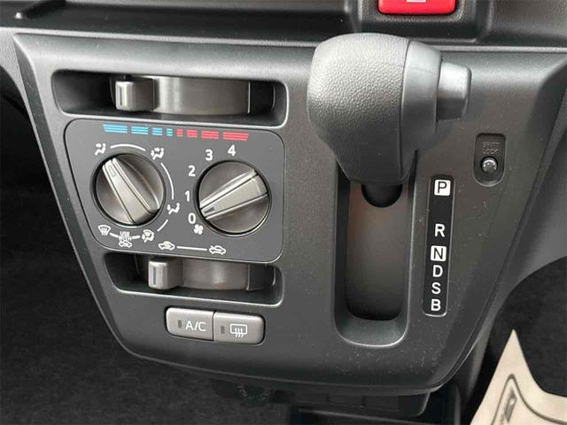 Daihatsu MIRA E:S 2024