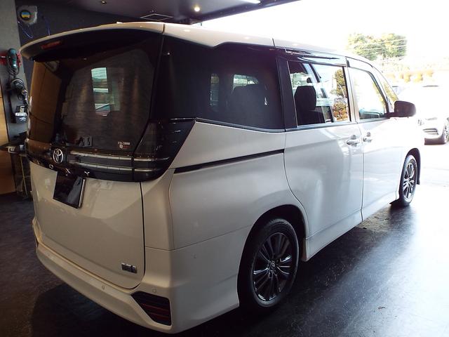 Toyota VOXY 2023
