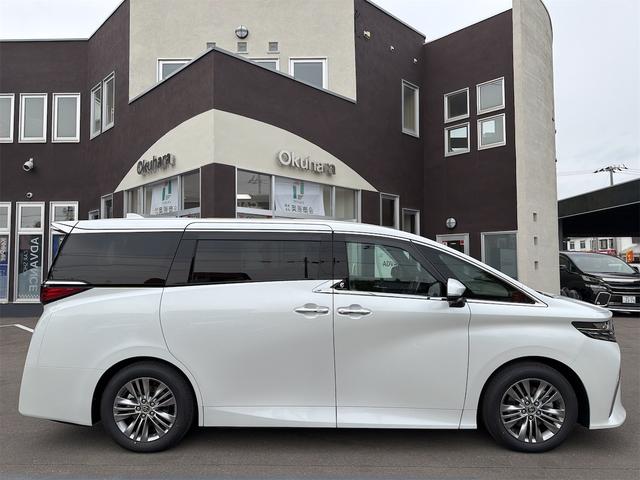 Toyota ALPHARD HYBRID 2026