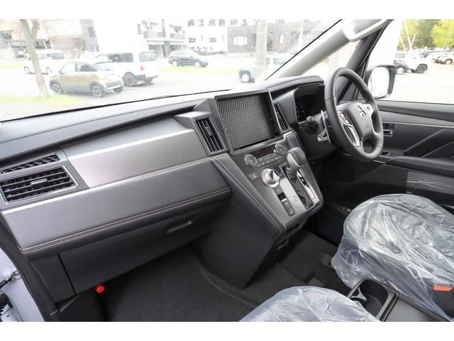 Mitsubishi DELICA D:5 2026
