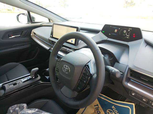 Toyota PRIUS 2024