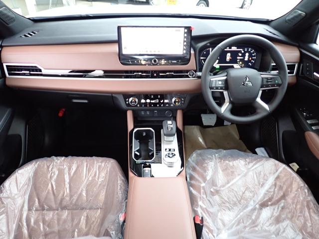 Mitsubishi OUTLANDER PHEV 2025