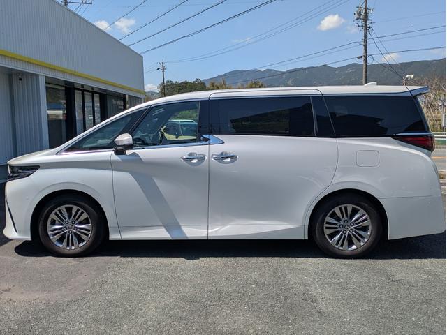 Toyota ALPHARD 2025