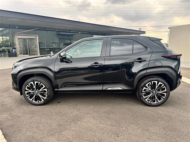 Toyota YARIS CROSS 2025