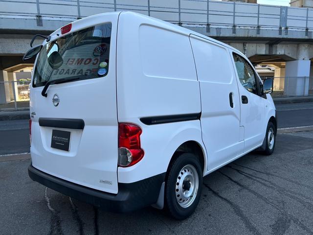 Nissan NV200 VANETTE VAN 2012