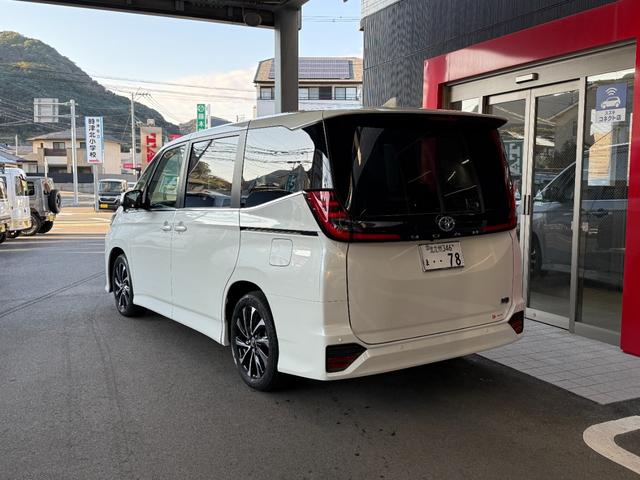 Toyota NOAH 2025