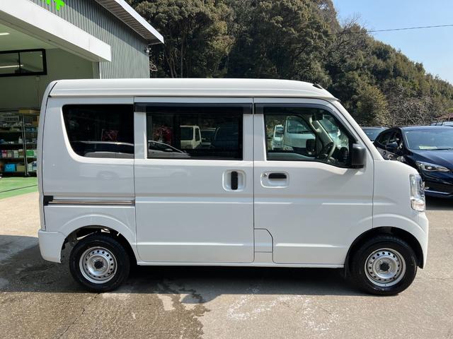 Mitsubishi MINICAB VAN 2025