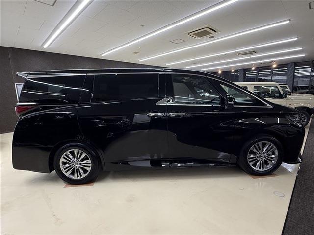 Toyota ALPHARD 2025