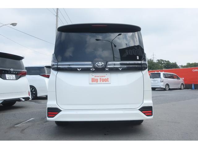 Toyota VOXY 2023