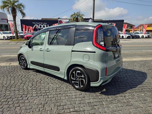 Toyota SIENTA 2023