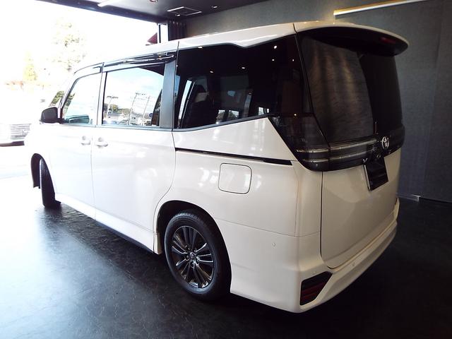Toyota VOXY 2023