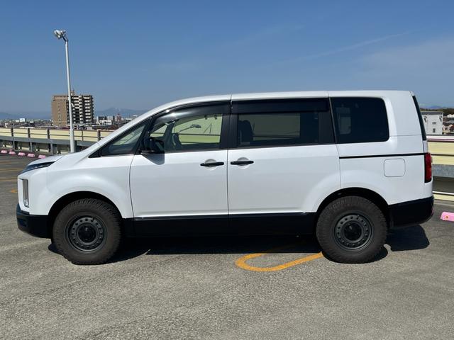 Mitsubishi DELICA D:5 2024