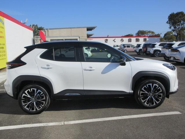 Toyota YARIS CROSS 2026