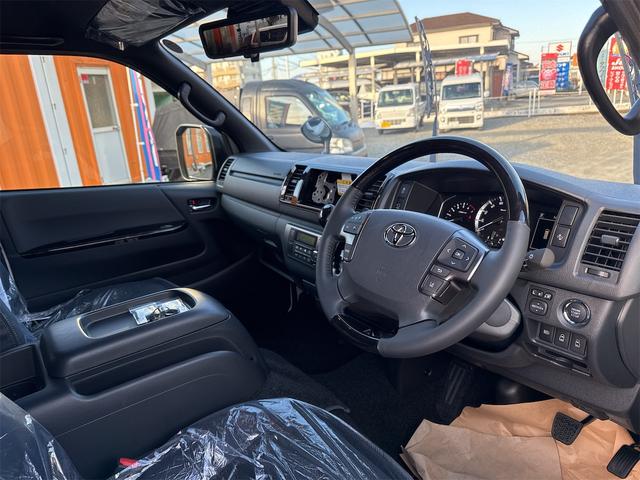Toyota HIACE VAN 2026