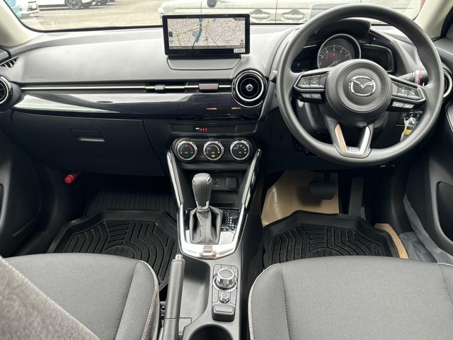 Mazda MAZDA2 2023