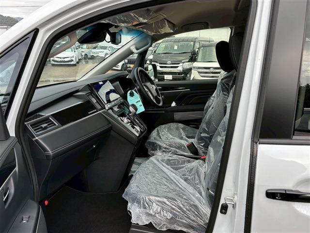 Mitsubishi DELICA D:5 2025