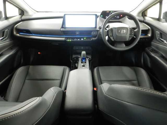 Toyota PRIUS 2025