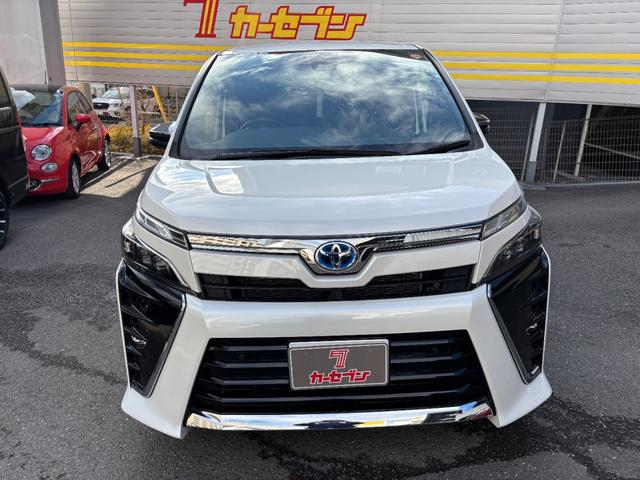 Toyota VOXY 2021
