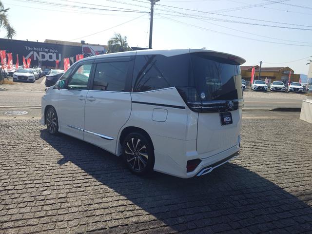 Toyota VOXY 2023