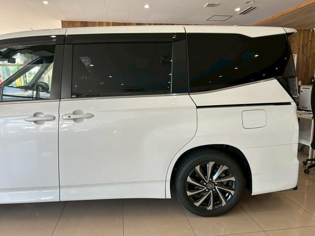 Toyota VOXY 2025
