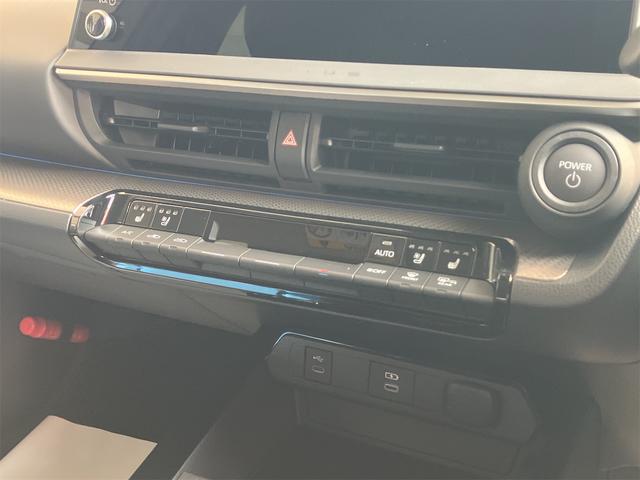 Toyota PRIUS 2024