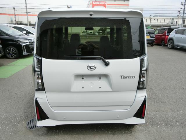 Daihatsu TANTO 2025