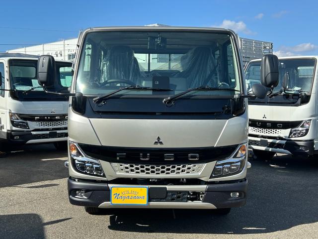 Mitsubishi Fuso CANTER 2025