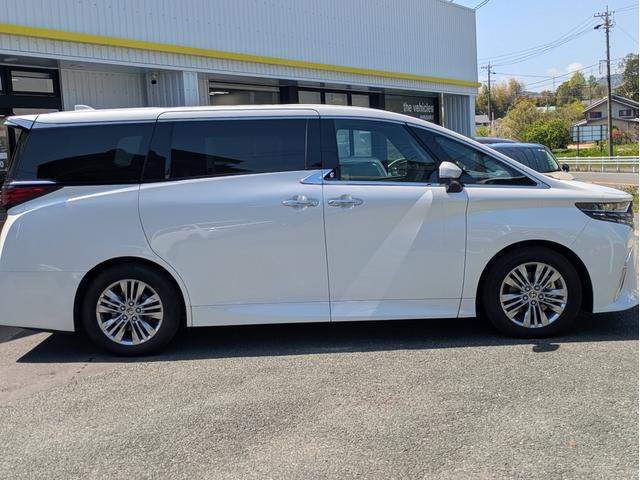 Toyota ALPHARD 2025