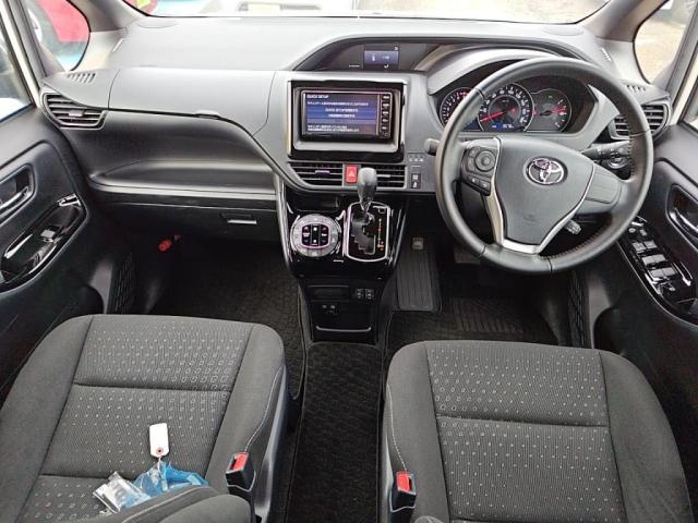 Toyota NOAH 2021