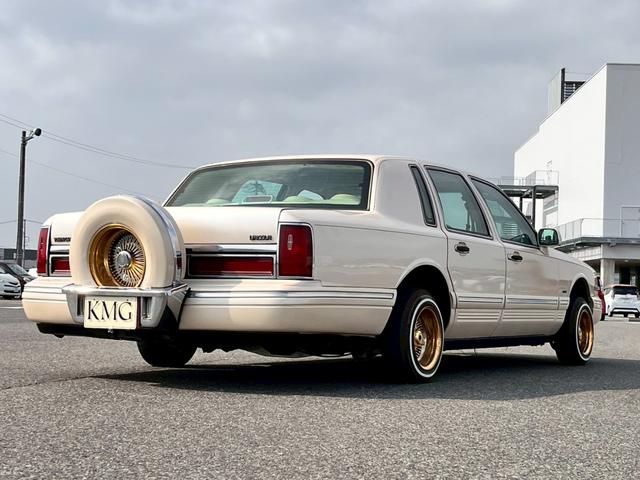 Lincoln LINCOLN TOWNCAR 1995