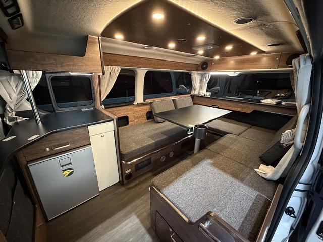 Toyota HIACE WAGON 2023