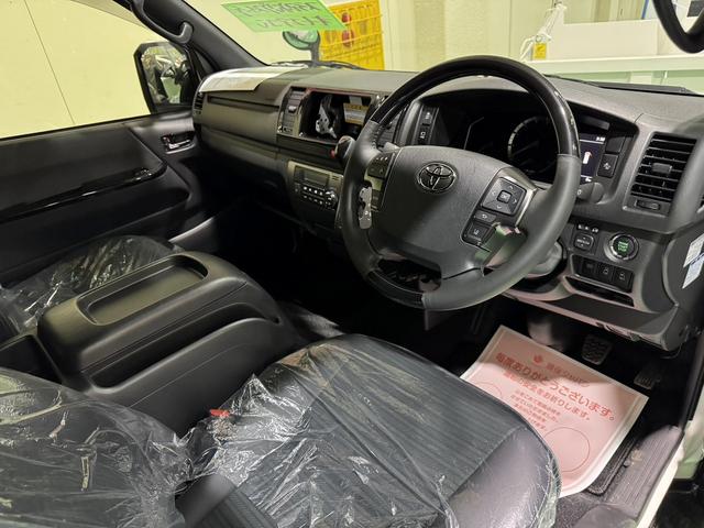 Toyota HIACE VAN 2025