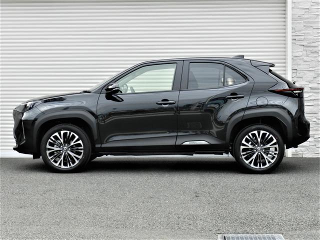 Toyota YARIS CROSS 2025