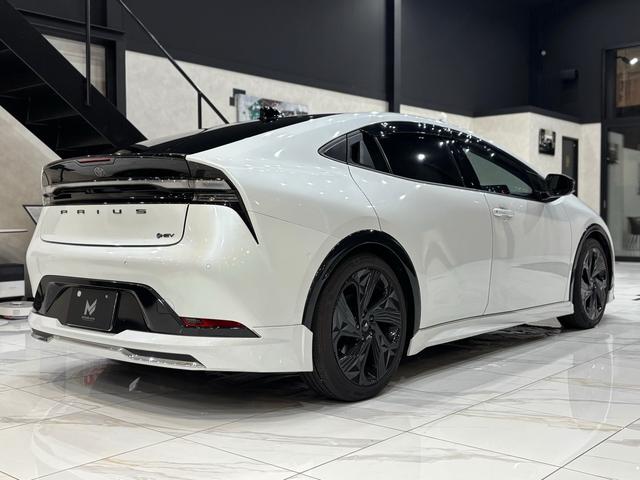 Toyota PRIUS 2024