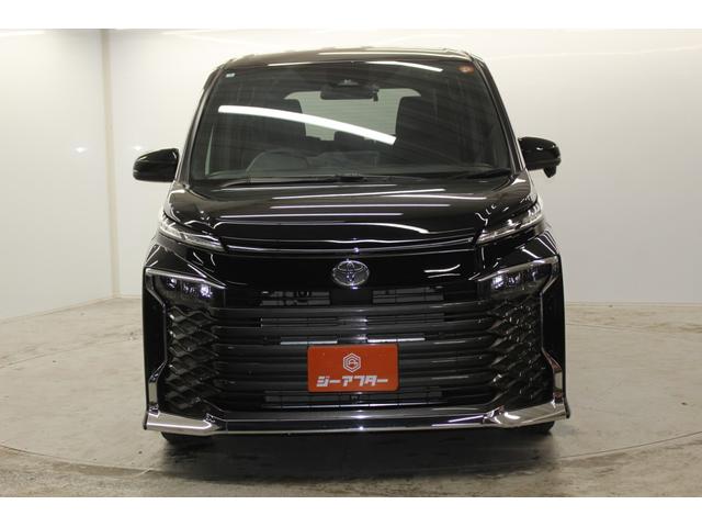 Toyota VOXY 2024