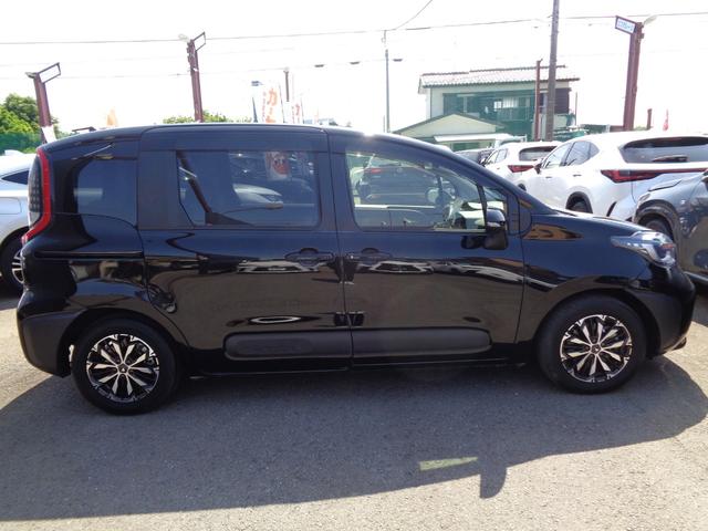 Toyota SIENTA 2023